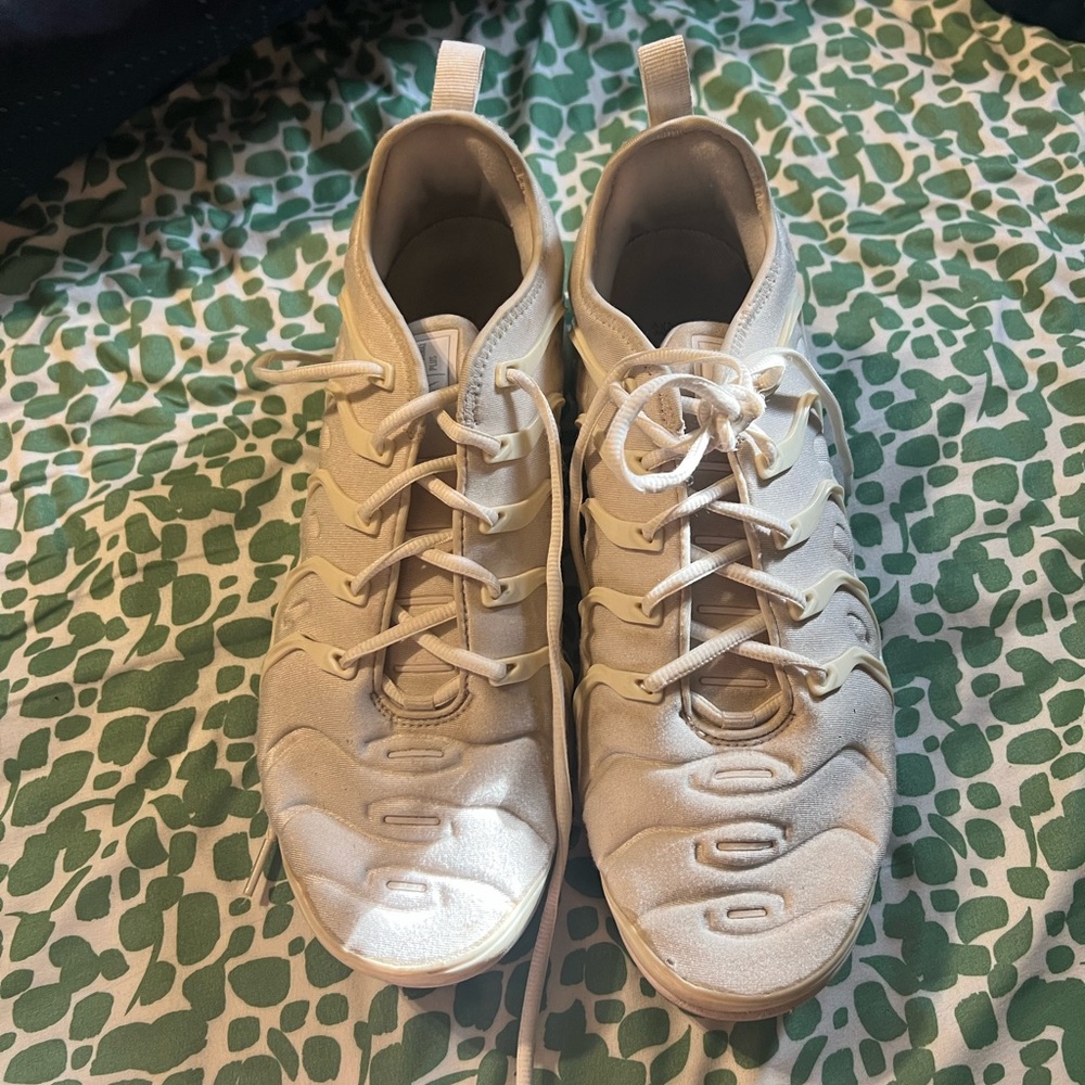 Nike Women's White Sneakers - Picture 2 of 3